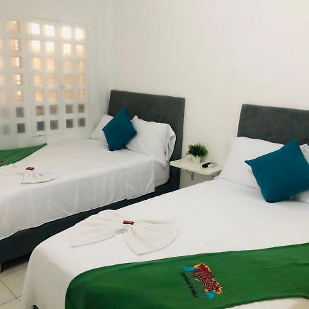 Tita'S Airport Hotel Cartagena Eksteriør billede